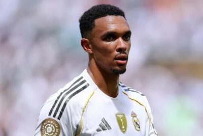 Alvaro Arbeloa Trent Aleksandr-Arnolda "Real"dan getməyi təklif etdi