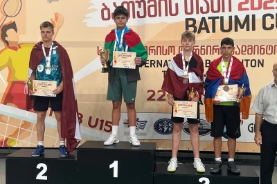 Azərbaycanlı yeniyetmə badmintonçular Batumidə 11 medal qazanıblar - FOTO