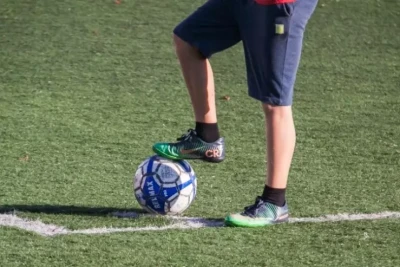 Hansı futbolçu  daha çox klubda  oynayıb? - İnanılmaz idman REKORDU