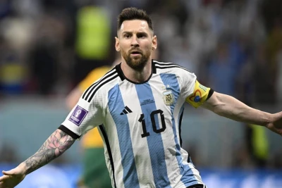 Messi futbol tarixində ən yaxşı seçilib, Ronaldo isə ilk üçlükdə yer almayıb