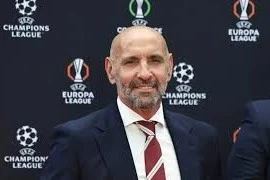 Monçi "Aston Villa"nı tərk edir