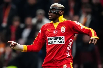 "Fənərbağça" "Qalatasaray" derbisi öncəsi Osimhenin qolundakı aparatla bağlı TFF-yə şikayətə hazırlaşır