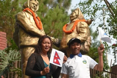 Everest: Kami Rita Sherpa rekoru yeniledi, Lakpa Sherpa kadınlar arasında rekor kırdı
