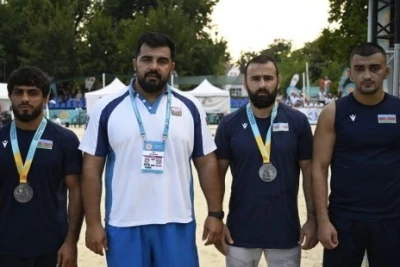 Çimərlik güləşində 2 medal