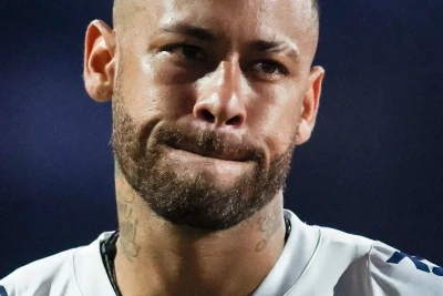 Neymar mundialdakı debütündən sonra: “Paltardəyişmə otağında ağlayırdım”