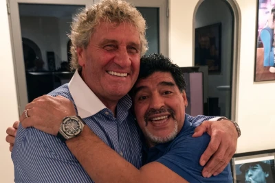 Maradonanın Pfaff ilə dəyişdiyi tarixi forma hərraca çıxarılır