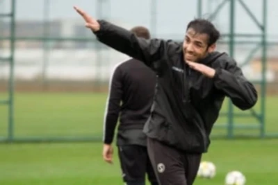 Elvin Yunuszade "Karvan"a transfer olabilir