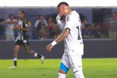 Neymar qırmızı vərəqə almasından əsəbiləşdi