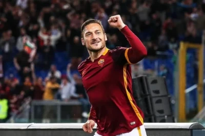 BBC-nin versiyasına görə, bir klubda oynamış ən yaxşı 10 futbolçu