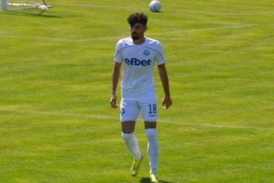Azərbaycan millisinin futbolçusu klubunu dəyişib