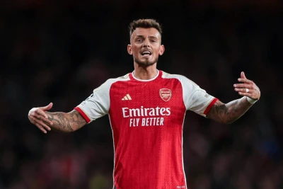 Ben Uayt "Arsenal"dan ayrılmağı düşünür