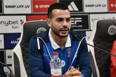 Emin Mahmudov Fransa oyunundan sonra övladları ilə görüşdü