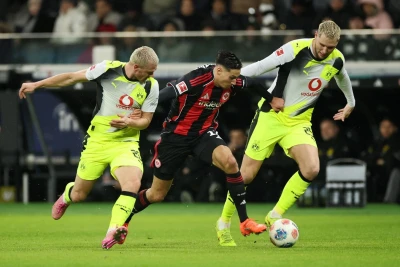 "Borussiya" "Ayntraxt"la heç-heçə edərək məğlubiyyətdən son anda xilas oldu - VİDEO