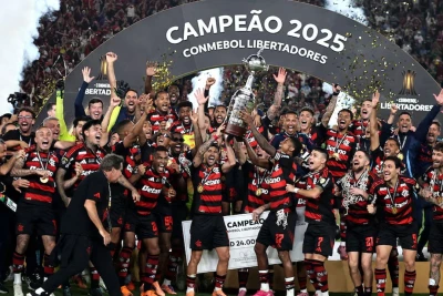 "Flamenqo"nun Uşaqlarla Kuboklu Çempionluq Fotosessiyası Böyük Marağa Səbəb Oldu