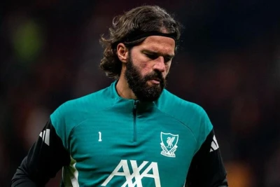 Alissonun zədəsi "Liverpul"u PSJ matçlarında çətin vəziyyətə saldı