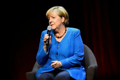 Angela Merkel Vinssan Kompanini yüksək qiymətləndirib
