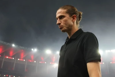 Filipe Luis "Flamenqo" ilə 2027-ci ilə qədər yeni müqavilə imzaladı