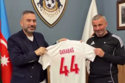 Ertem Şenerdən Qurban Qurbanova hədiyyə - VİDEO