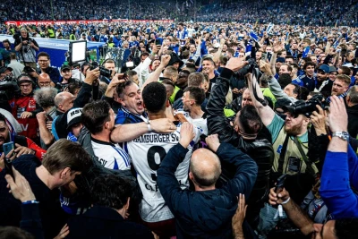 "Hamburq" 8 ildən sonra Bundesliqaya qayıtdı