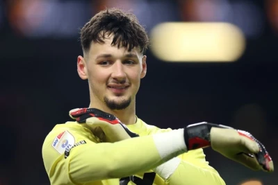 Qvardiola Traffordu saxlamaq, Orteqanı satmaq istəyir