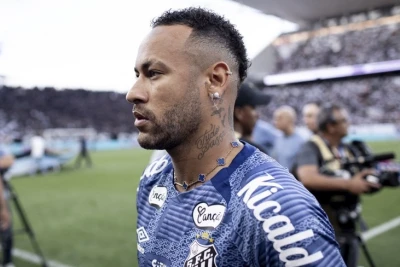 Neymar "Santos" ilə yeni müqavilə imzaladı