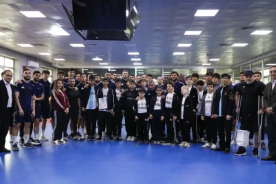 "Qarabağ"da internat məktəbi şagirdləri ilə görüş