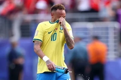 Neymar Braziliya millisindən gedir