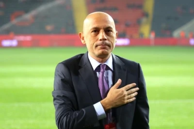 Cüneyt Çakır "Qarabağ" - "Benfika" oyununda hakim-inspektor olacaq