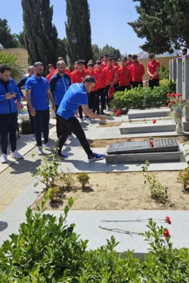 Ayxan Abbasovun rəhbərlik etdiyi komanda Şəhidlər Xiyabanına baş çəkdi