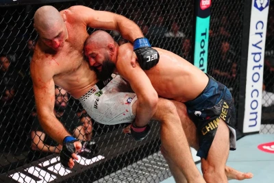 Həmzət Çimayev Şon Striklendə məğlub oldu, UFC çempionluğunu itirdi - VİDEO