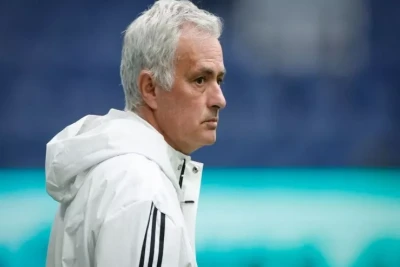 Mourinyo "Real"la oyunu qırmızı vərəqəyə görə avtobusdan izlədi