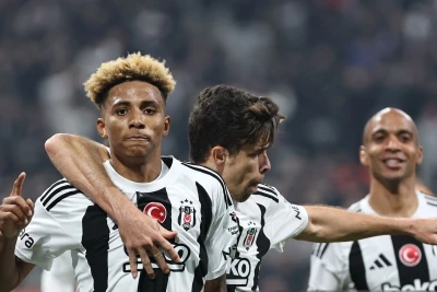 "Beşiktaş" və "Samsunspor"un 3-cü yer uğrunda mübarizəsi davam edir - VİDEO