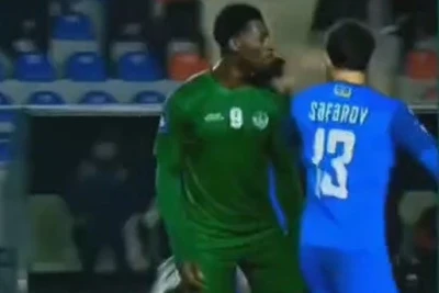 Emil Səfərovun Syerra-Leone ilə oyunda rəqib oyunçuya şilləsi tənqidə səbəb oldu