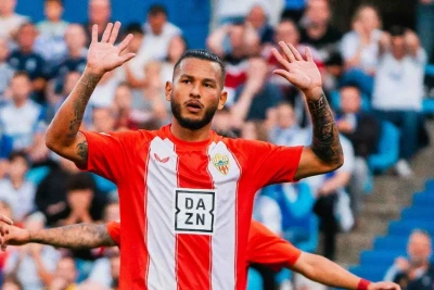 "Sportinq" Luis Suaresin transferini yekunlaşdırır