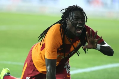 Bafetimbi Qomis "Qalatasaray"a inzibati vəzifədə qayıdır