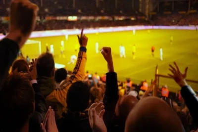 İsraildə futbol azarkeşləri arasında kütləvi DAVADAN VİDEO