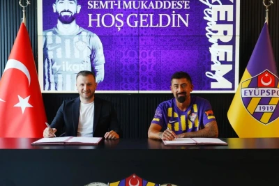 Kərəm Demirbay "Eyüpspor"a keçdi