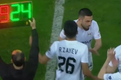 15 yaşında "Qarabağ"da rəsmi debütü baş tutdu - Video
