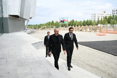 İlham Əliyev Yevlax Olimpiya İdman Kompleksində görülən işlərlə tanış olub