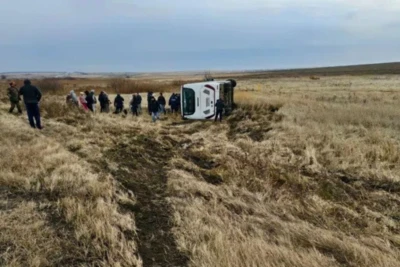 Çelyabinskdə uşaq futbol komandasını daşıyan avtobus qəzaya düşüb, ölən yoxdur - VİDEO