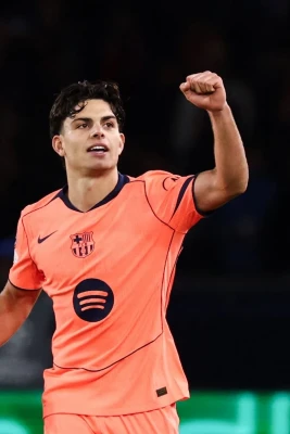 "Barselona"nın futbolçusu Xavi Espart Ramosun rekordunu qıraraq tarixi nailiyyətə imza atıb