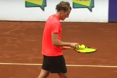 Forlan tennislə məşqul olmağa başlayıb