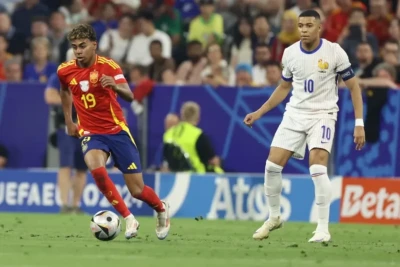 Futbol üzrə Dünya Çempionatında yarımfinal mərhələsi