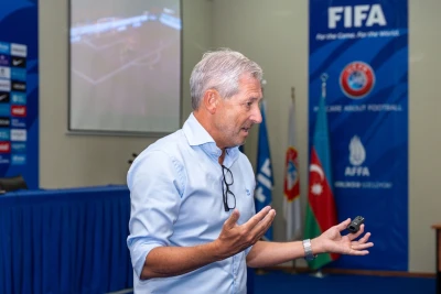 Misli Premyer Liqa klubları üçün yeni oyun qaydaları ilə bağlı təlimat görüşü keçirilib