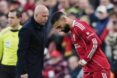 Arne Slot Məhəmməd Salahın həm qol vurmasına, həm də müdafiəyə köməyinə heyran qaldı