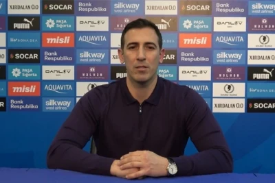 Rəhim Həsənov hakimin Bəhlul Mustafazadəyə sarı vərəqə göstərməli olduğunu bildirib