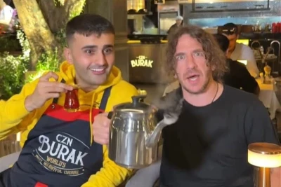 Karles Puyol "Çay verərsən?" trendinə qoşuldu