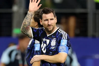 Lionel Messi 71-ci dəqiqədə penaltı qol və iki məhsuldar ötürməylə yadda qaldı