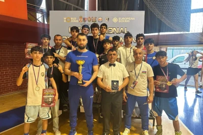 Azərbaycan yeniyetmə boksçuları Serbiyada 13 medal qazanıb