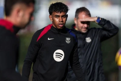 Yamal narahatlıq səbəbindən məşqi buraxdı, lakin derbini buraxacağı ehtimalı azdır